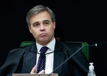 André Mendonça recebe relatório da PF nesta segunda para definir rumos da investigação