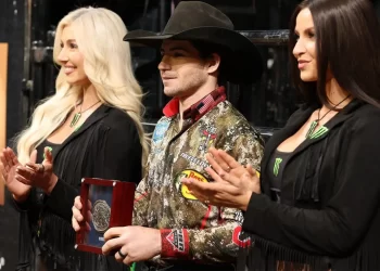 Brasil domina etapa da PBR nos Estados Unidos; Paulo Rossetto é campeão e John Crimber assume liderança mundial