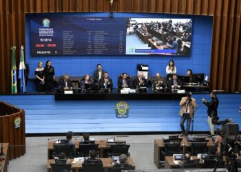 Aliança entre poderes e trabalho pelo desenvolvimento socioeconômico de MS marcam abertura do ano legislativo