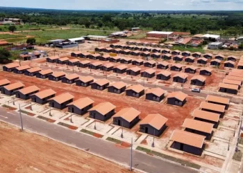 Água Clara em festa: Governo do Estado entrega novas moradias e dá início a obra na MS-324