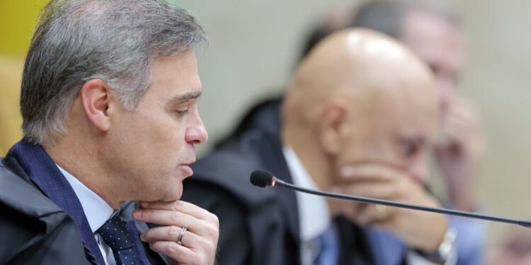 STF encerra CPMI do INSS: Placar de 8 a 2 derruba prorrogação e impõe fim dos trabalhos