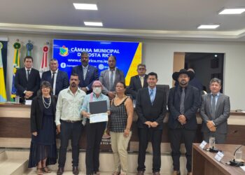 Câmara de Costa Rica homenageia professores pela mobilização e diálogo no abono natalino
