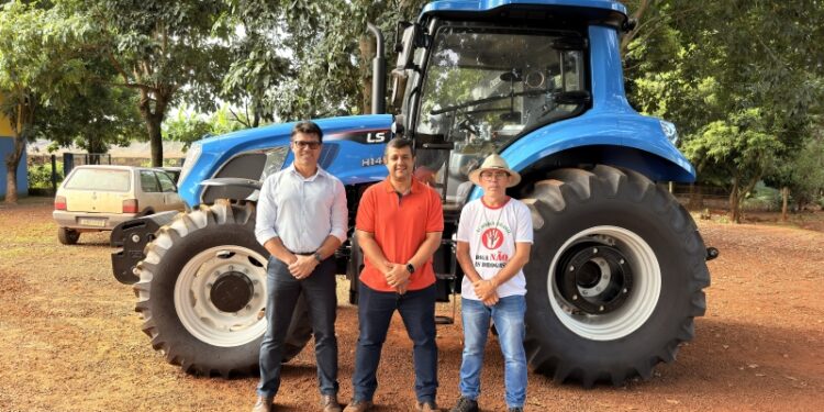 Costa Rica investe R$ 450 mil em trator de alta performance para fortalecer o Programa AgroRica
