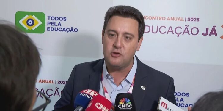 Ratinho Júnior desiste da Presidência e anuncia aposentadoria da vida pública ao fim do mandato