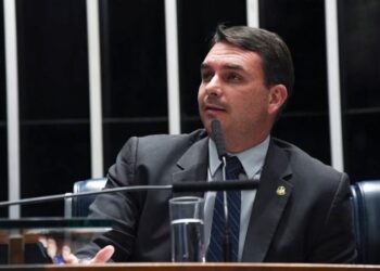 Eleições 2026: Flávio Bolsonaro e Lula aparecem em empate técnico no 2º turno