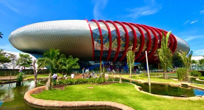 Bioparque Pantanal celebra quatro anos como maior aquário de água doce do mundo e se consolida como atrativo turístico internacional