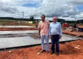 Prefeito Juvenal e vice Jorge acompanham obras das moradias populares