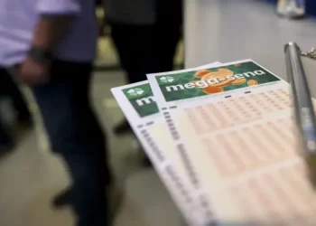 Mega-Sena acumula mais uma vez e prêmio principal atinge a marca de R$ 100 milhões