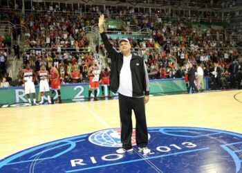 Morre Oscar Schmidt, lenda do basquete mundial, aos 68 anos