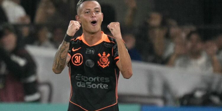 Diniz estreia com pé direito: Corinthians vence Platense e quebra jejum na Libertadores
