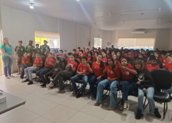 Educação Ambiental: Alunos da Escola Cívico-Militar participam de palestra sobre conservação do solo