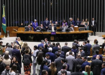 Congresso impõe nova derrota ao governo e derruba veto à dosimetria