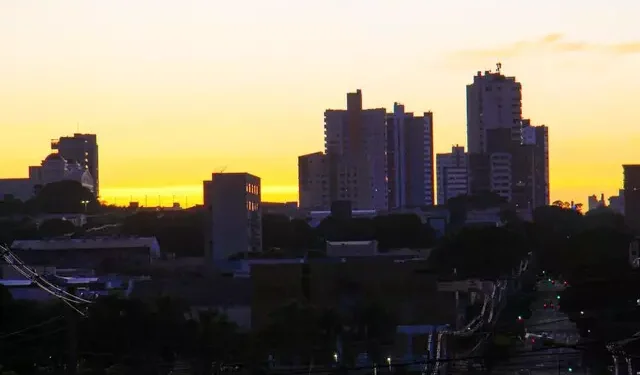 Sábado terá sol, temperaturas de até 35°C e possibilidade de tempestades em MS