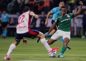 Noite de Balde de Água Fria: Palmeiras perde invencibilidade para o Cerro Porteño e se complica na Libertadores