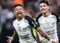 Corinthians bate o Peñarol e fica perto das oitavas da Libertadores