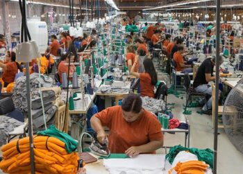 Êxodo Industrial: Carga tributária e energia cara empurram 232 empresas brasileiras para o Paraguai