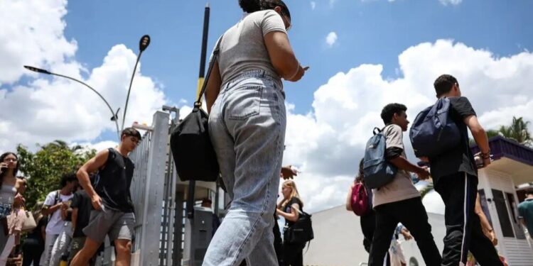 Portas Abertas para a Faculdade: Edital do Enem 2026 é publicado; veja datas e a novidade da inscrição automática