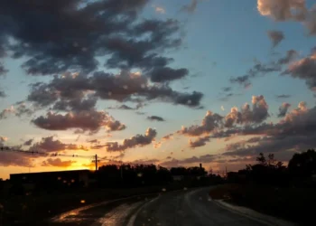 Alerta de Calor: Semana começa com sol forte, baixa umidade e máximas de 35°C em MS