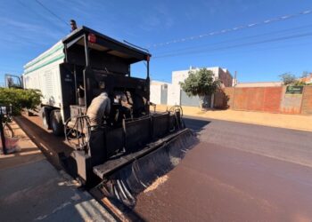 Canteiro de Obras: Chapadão do Sul avança em mutirão de recapeamento e garante R$ 10 milhões para asfalto de alta durabilidade