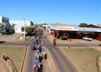 Tradição nas Ruas: Com mais de 400 cavaleiros, 2ª Cavalgada abre oficialmente a 32ª EXPOSUL com marco histórico