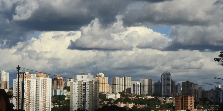 MS tem segunda-feira de tempo fechado e queda gradual nas temperaturas