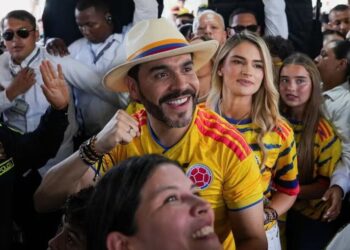 La Espriella é eleito presidente e marca retorno da direita na Colômbia