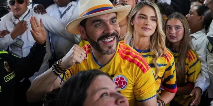 La Espriella é eleito presidente e marca retorno da direita na Colômbia