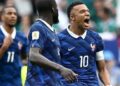 França vence Iraque por 3 a 0 com show de Mbappé e vai ao mata-mata
