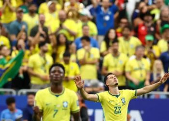 De virada, Brasil despacha o Japão e vai às oitavas de final da Copa do Mundo
