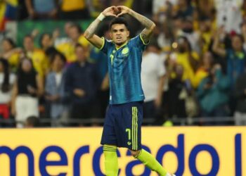 Show de Luis Díaz: Colômbia supera falha de goleiro, bate Uzbequistão por 3 a 1 e lidera o Grupo K