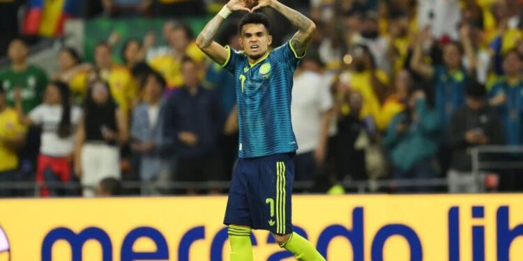 Show de Luis Díaz: Colômbia supera falha de goleiro, bate Uzbequistão por 3 a 1 e lidera o Grupo K