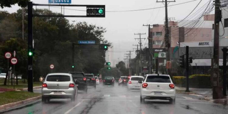 Com passagem de frente fria, MS permanece no radar das chuvas neste sábado