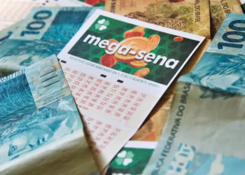 Atenção ao Relógio: Mega-Sena de R$ 32 milhões tem data alterada por causa do feriado; saiba o horário limite para apostar em MS
