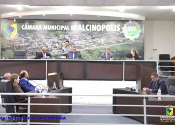 Vereadores apresentam indicações e analisam projetos de impacto para Alcinópolis