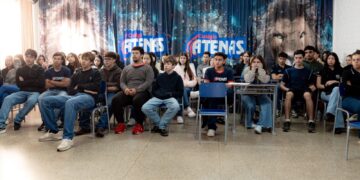 Projeto Câmara Vai à Escola chega ao Colégio Atenas e elege seu representante estudantil