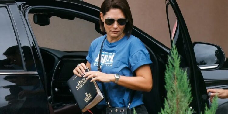 Michelle Bolsonaro perdoa Flávio, propõe diálogo e reforça apelo por unidade na direita