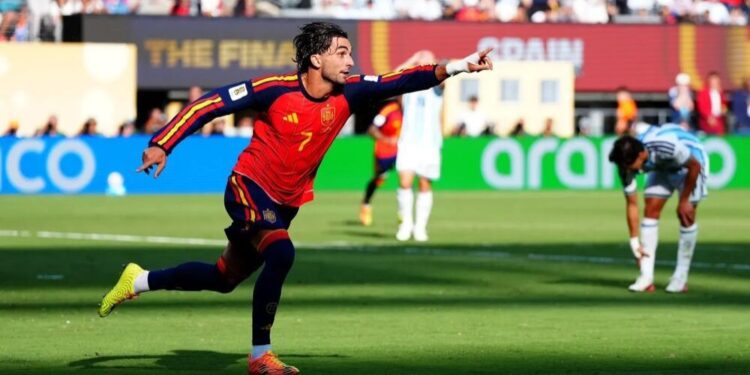 Futebol Internacional: Espanha domina a Argentina, decide na prorrogação e conquista o Bicampeonato Mundial