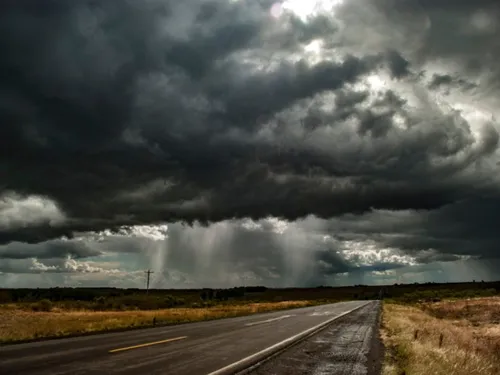 Frente fria muda o tempo e traz chuva para Mato Grosso do Sul neste sábado
