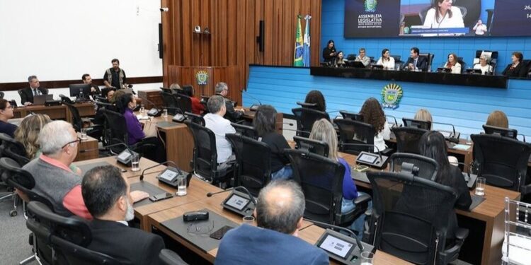 Seminário sobre violência contra a pessoa idosa reúne especialistas na Assembleia