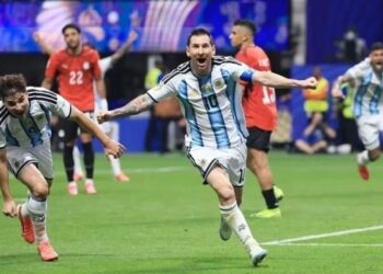 Argentina alcança virada histórica contra o Egito e vai às quartas da Copa