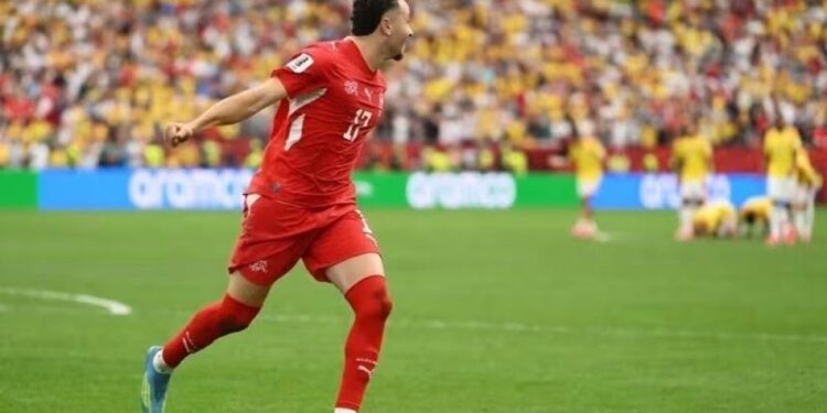 Suíça bate Colômbia nos pênaltis e volta às quartas da Copa após 72 anos