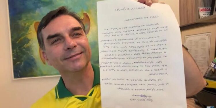 Carta de Bolsonaro a Flávio reforça pedido de união e apoio político