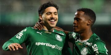 Palmeiras vence o Coritiba por 3 a 1, no Paraná, pela 19ª rodada do Brasileirão