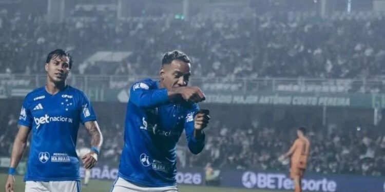 Fora de casa, Matheus Pereira marca e Cruzeiro vence o Coritiba