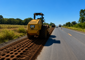 Way-112 inicia recuperação de acostamentos na BR-158