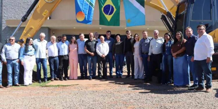Prefeitura de Paraíso das Águas apresenta mais de R$ 70 milhões em investimentos e entrega novos veículos e maquinários em ato histórico