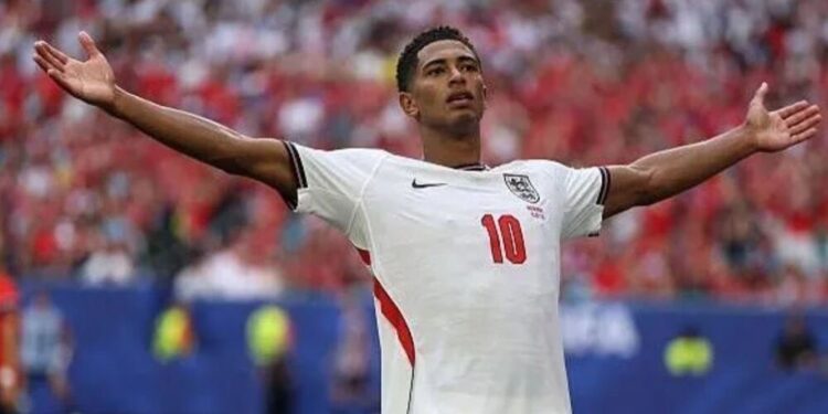 Bellingham faz 2, Inglaterra tira a Noruega na prorrogação e vai à semi
