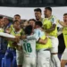 Com dois a mais, líder Palmeiras goleia Vitória no Barradão