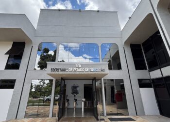 Magistério Estadual: Governador Eduardo Riedel autoriza megaconcurso público com 2 mil vagas para professores da SED