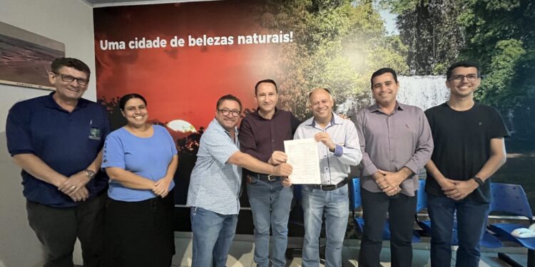Prefeitura de Paraíso das Águas assina ordem de serviço de R$ 290 mil para revitalização da Praça do Jardim Severiano